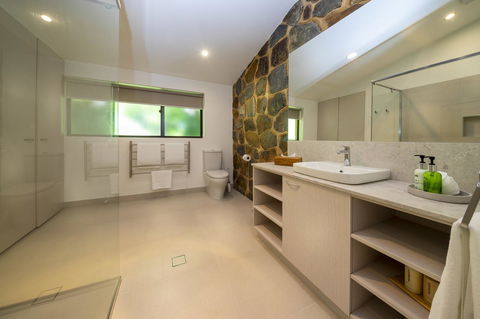 Bright Mystic Valley - Accommodation Daintree 4