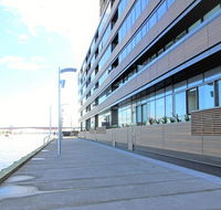 Auzzie Apartments Docklands Melbourne - Accommodation Daintree