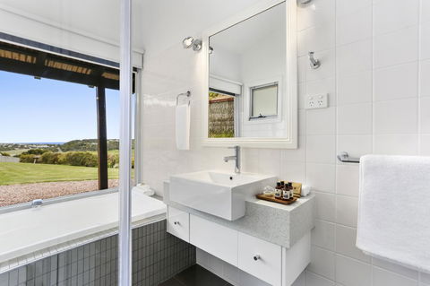 Anchors Port Campbell - Accommodation Daintree 25