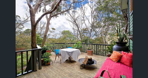 The Black Cockatoo - Secret Garden Mountains Home - Accommodation Daintree 1