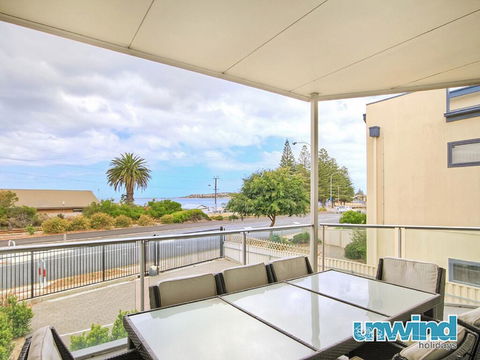 The Block Views Apartments Victor Harbor - Accommodation Daintree 3