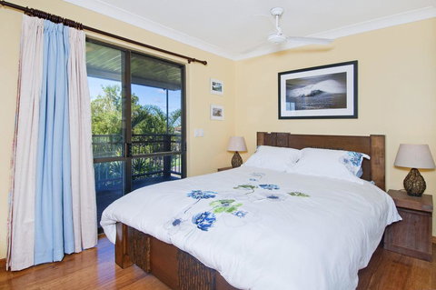 THE BOARDROOM ON BANKSIA - 11 Banksia Ave Bonny Hills - Accommodation Daintree 3