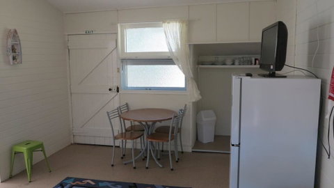 The Captain's Manor On Cook Unit 4 - Accommodation Daintree 3