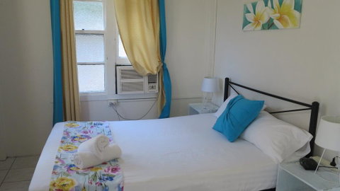 The Captain's Manor On Cook Unit 8 - Accommodation Daintree 2