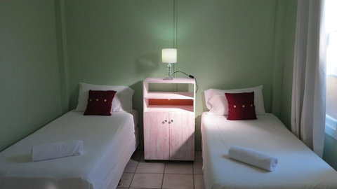 The Captain's Manor On Cook Unit 9 - Accommodation Daintree 1