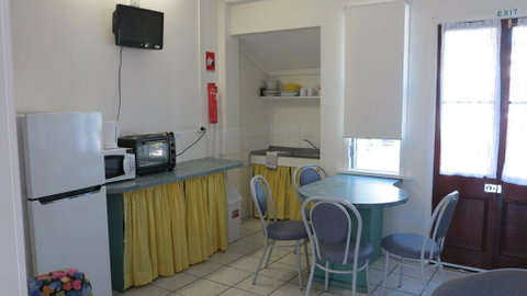 The Captain's Manor On Cook Unit 9 - Accommodation Daintree 2