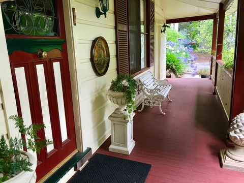 The Chalet Guesthouse And Studio - Accommodation Daintree 0