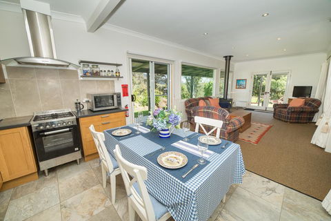The Cottage At The Bryn At Tilba - Accommodation Daintree 1