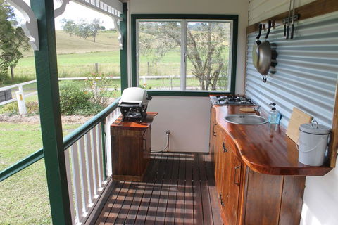 The Dollhouse Cottage - Accommodation Daintree 3