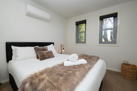 The Endsleigh -1 Bedroom Villa, Free Wifi, Near CBD - Accommodation Daintree 0