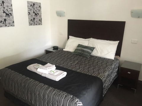 The Esplanade Motel - Accommodation Daintree 0