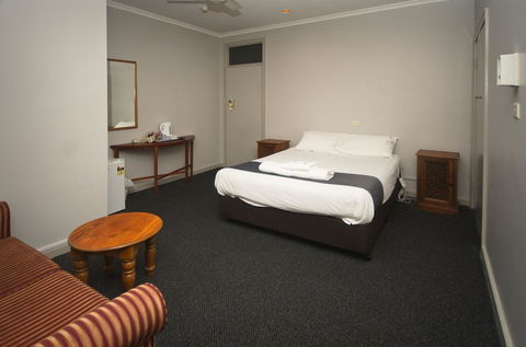 The George Hotel - Accommodation Daintree 3