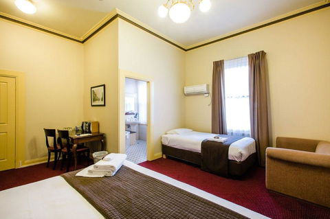 The Glenferrie Hotel Hawthorn - Accommodation Daintree 2