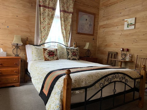 The Goat And Goose Bed & Breakfast - Accommodation Daintree 3