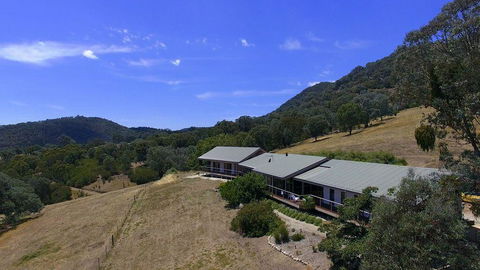 The Homestead At Holmeslgen At Eildon - Accommodation Daintree 0