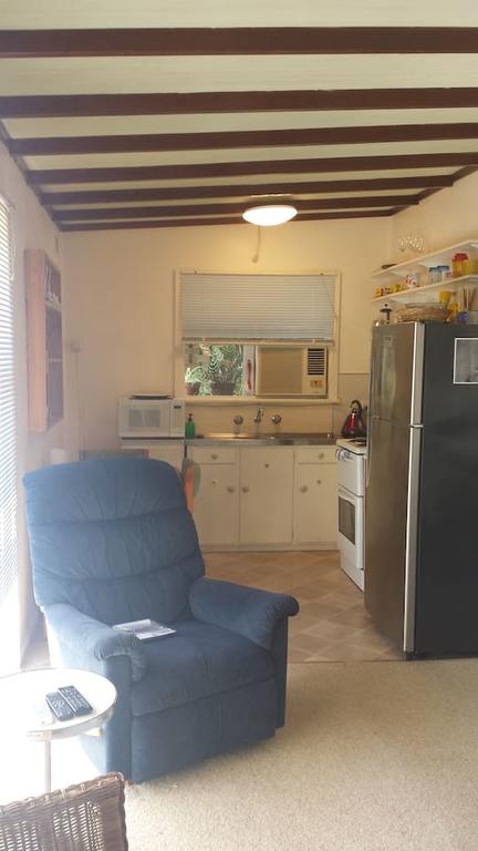 The Jetty Cabin Lakeside - Accommodation Daintree 3