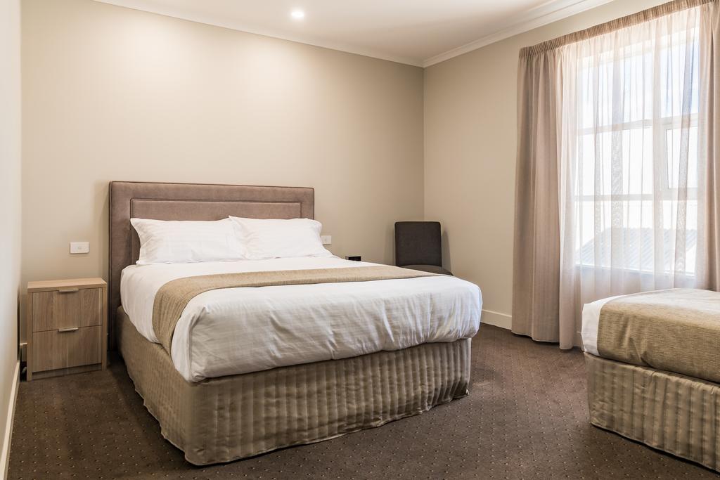 Loongana TAS Accommodation Daintree