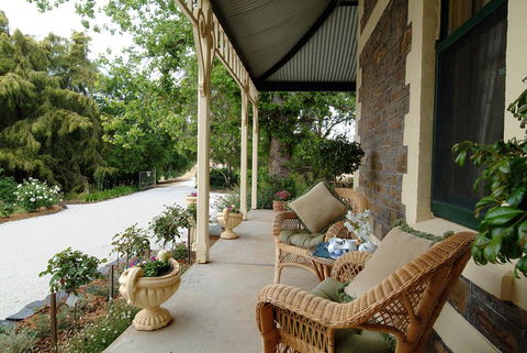 The Lodge Country House - Accommodation Daintree 1