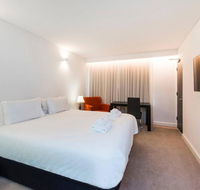 The Nest - Spacious Studio on Newcastle St with Roof Terrace - Accommodation Daintree