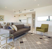The Princess Bride - Executive 3BR Bulimba Apartment with Balcony in Central Location - Accommodation Daintree