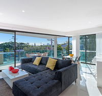 The Princess of Bulimba - Executive 3BR Bulimba Apartment with Large Balcony Next to Oxford St - Accommodation Daintree