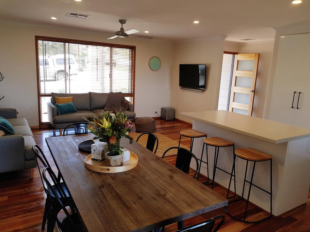 Mount Compass SA Accommodation Daintree