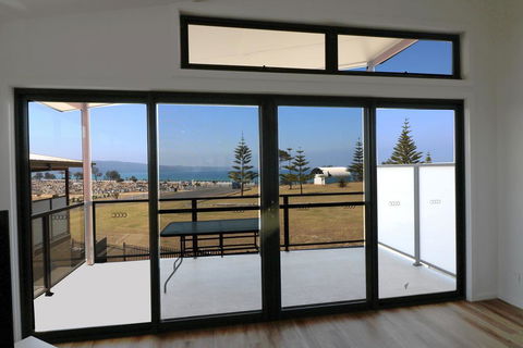 The Shore Break 6 Apartment - Accommodation Daintree 0