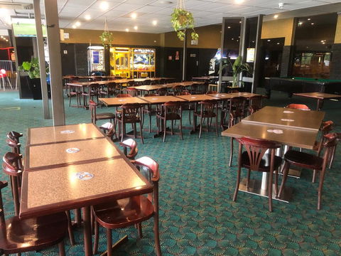 The Sportsman's Hotel - Accommodation Daintree 3