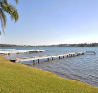 The Studio on the Lake  Fishing Point Lake Macquarie - honestly put the line in and catch fish - Accommodation Daintree