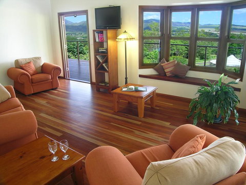 The Summit Bed & Breakfast - Accommodation Daintree 0