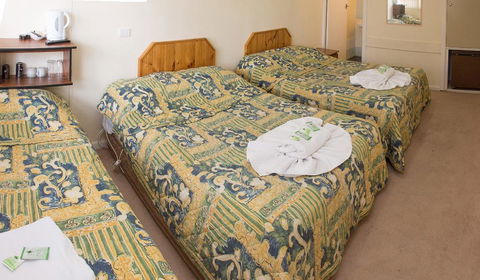 The Swiss Motel - Accommodation Daintree 1