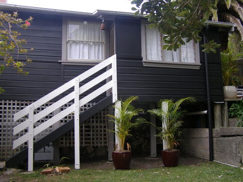 The Tree House, 6 Gowing Street - Accommodation Daintree 0