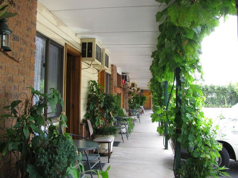 The Wayfarer Motel - Accommodation Daintree 0