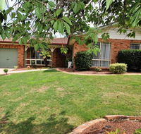 Tidy Home in a Leafy Suburb Great Location - Accommodation Daintree