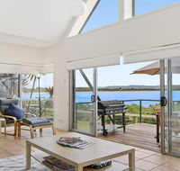 Tilbury Breeze - ocean views comfort and style - Accommodation Daintree