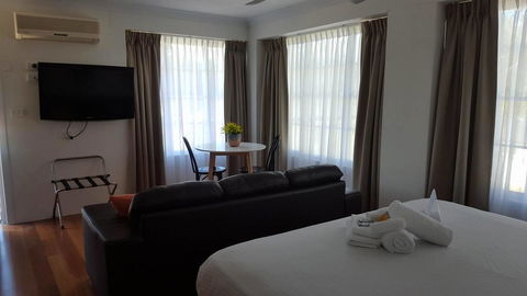 Timbertown Resort And Motel - Accommodation Daintree 2
