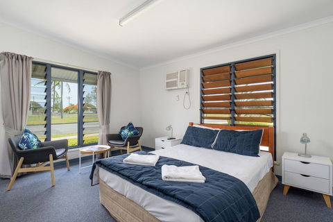 Tin Can Bay's Sleepy Lagoon Motel - Accommodation Daintree 1