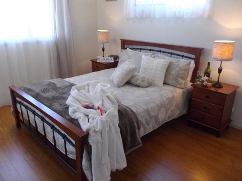 Tinaroo Sunset Retreat - Accommodation Daintree 3