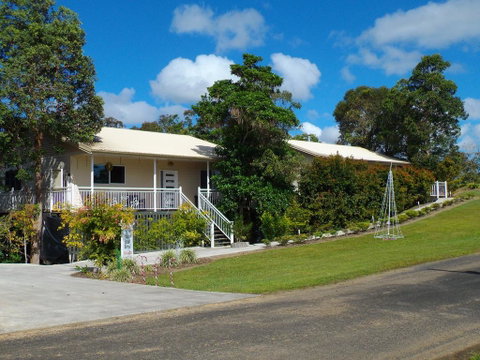 Tinaroo Sunset Retreat - Accommodation Daintree 0