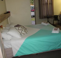 Tocumwal Hotel Motel The Palms - Accommodation Daintree
