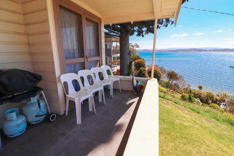 Tommy's Lakehouse - Accommodation Daintree 0
