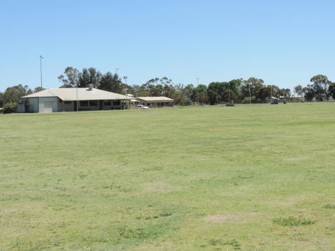 Tooleybuc Country Roads Motor Inn - Accommodation Daintree 0