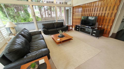 Toorak Luxury Living - Accommodation Daintree 3