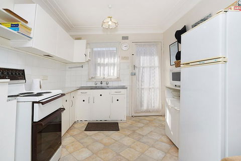 Toowoon Bay Beachside Unit, Unit 4 - Accommodation Daintree 1