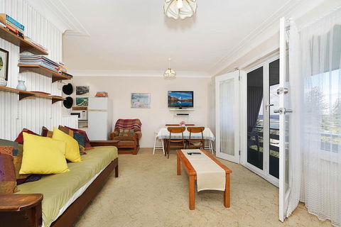 Toowoon Bay Beachside Unit, Unit 4 - Accommodation Daintree 2