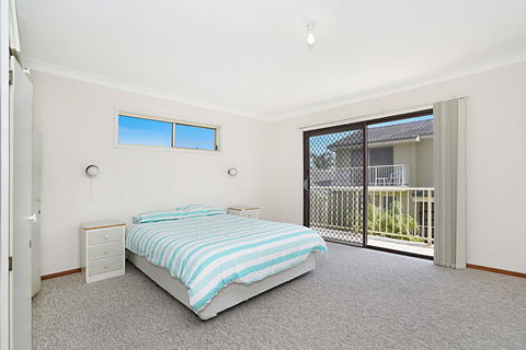 Toowoon Bay Townhouse, Unit 6 - Accommodation Daintree 3