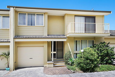 Toowoon Bay Townhouse, Unit 6 - Accommodation Daintree 0