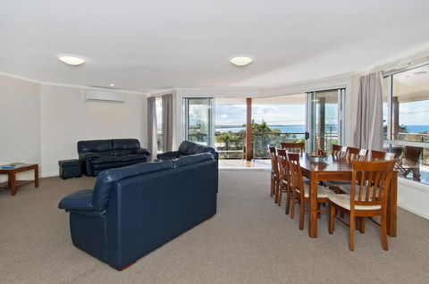 TOPVIEWS - 15Second Av BH - Accommodation Daintree 1