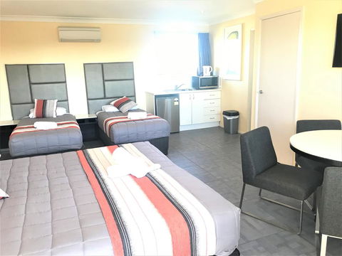 Toukley Motor Inn - Accommodation Daintree 2