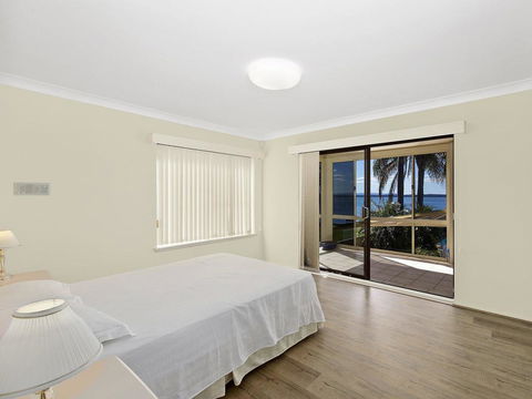 Toukley Waterfront House - Accommodation Daintree 1